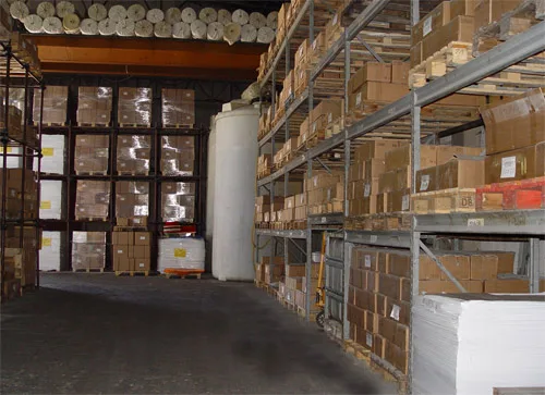 Magazzino Dafne con materie prime e prodotti finiti